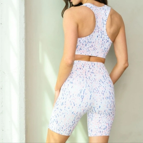 New nwt WOMEN'S ACTIVE 2PC. TOP & SHORTS MULTI DOT SET - Picture 2 of 2